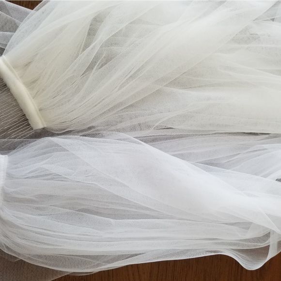 Ivory / White Fingertip tulle wedding veil - Picture 9 of 10